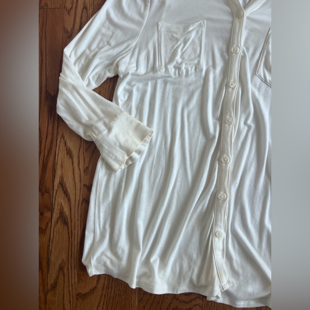 Merona Soft white button down collared shirt - Picture 2 of 5